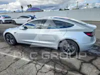 2018 Tesla Model 3 фото