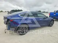 2018 Tesla Model 3 фото