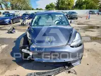 2018 Tesla Model 3 фото