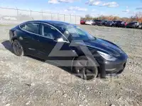 2018 Tesla Model 3 фото