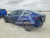 2018 Tesla Model 3 фото