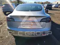 2018 Tesla Model 3 фото