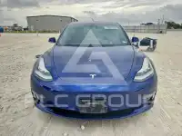 2018 Tesla Model 3 фото