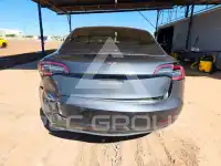 2018 Tesla Model 3 фото