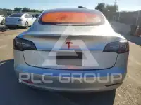 2018 Tesla Model 3 фото