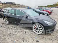 2018 Tesla Model 3 фото