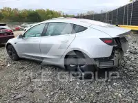 2018 Tesla Model 3 фото