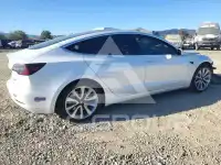 2018 Tesla Model 3 photo