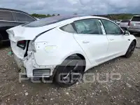 2018 Tesla Model 3 фото