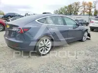 2018 Tesla Model 3 фото
