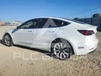 2018 Tesla Model 3 photo