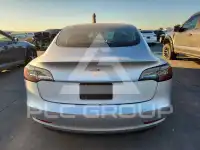2018 Tesla Model 3 фото