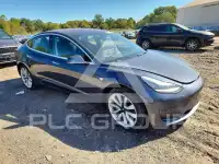 2018 Tesla Model 3 фото