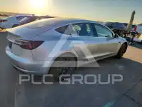 2018 Tesla Model 3 фото
