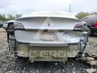 2018 Tesla Model 3 фото