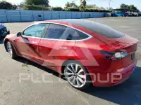 2018 Tesla Model 3 фото