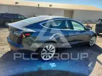2018 Tesla Model 3 фото