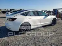 2018 Tesla Model 3 фото