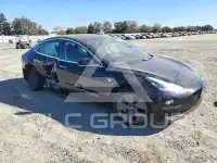 2018 Tesla Model 3 фото