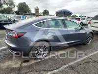 2018 Tesla Model 3 фото