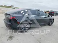 2018 Tesla Model 3 фото