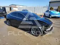 2018 Tesla Model 3 фото