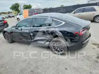 2018 Tesla Model 3 фото