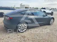 2018 Tesla Model 3 фото