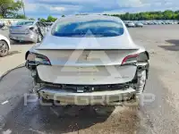2018 Tesla Model 3 фото