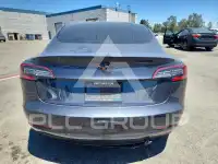 2018 Tesla Model 3 фото