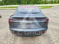 2018 Tesla Model 3 фото