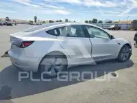 2018 Tesla Model 3 фото