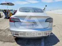 2018 Tesla Model 3 фото