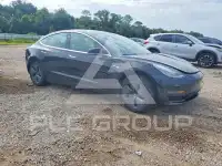 2018 Tesla Model 3 photo