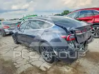 2018 Tesla Model 3 фото