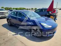 2018 Tesla Model 3 фото