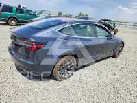 2018 Tesla Model 3 фото