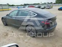 2018 Tesla Model 3 фото