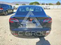 2018 Tesla Model 3 фото