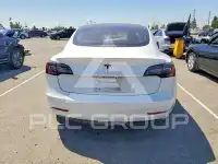 2018 Tesla Model 3 фото