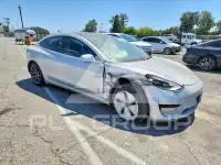 2018 Tesla Model 3 фото