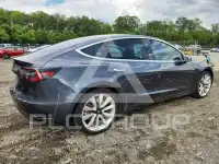 2018 Tesla Model 3 photo