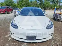 2018 Tesla Model 3 фото
