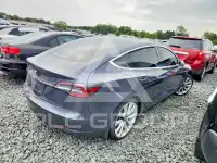 2018 Tesla Model 3 фото