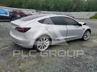 2018 Tesla Model 3 фото
