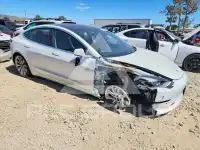 2018 Tesla Model 3 фото