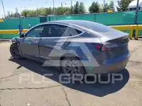 2018 Tesla Model 3 фото
