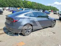 2018 Tesla Model 3 фото