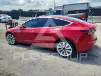 2018 Tesla Model 3 фото