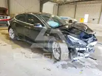 2018 Tesla Model 3 фото
